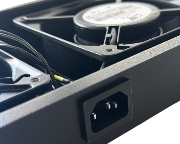 2 Fans UK Type RS380902